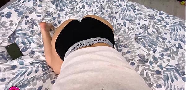  Girl Sucking Dick and Doggy Fucking on the Bed until Cumshot